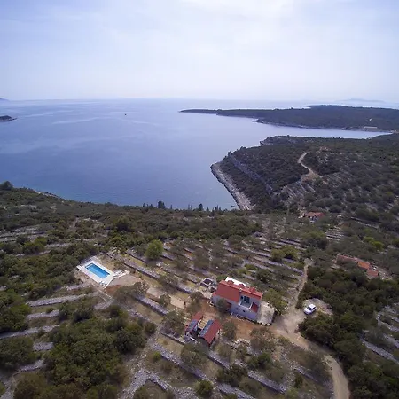 Mendula * Vela Luka